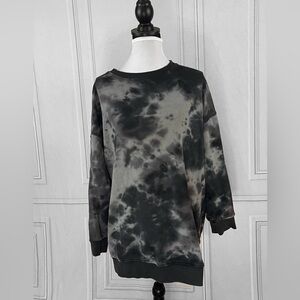 Oversized tie-dye sweatshirt